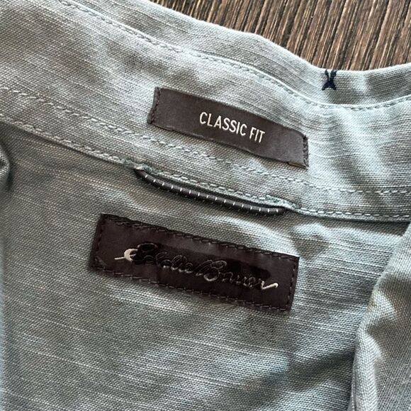 NWOT Eddie Bauer Classic Fit Moose Print Short Sleeve Button Front Size M - Picture 3 of 5